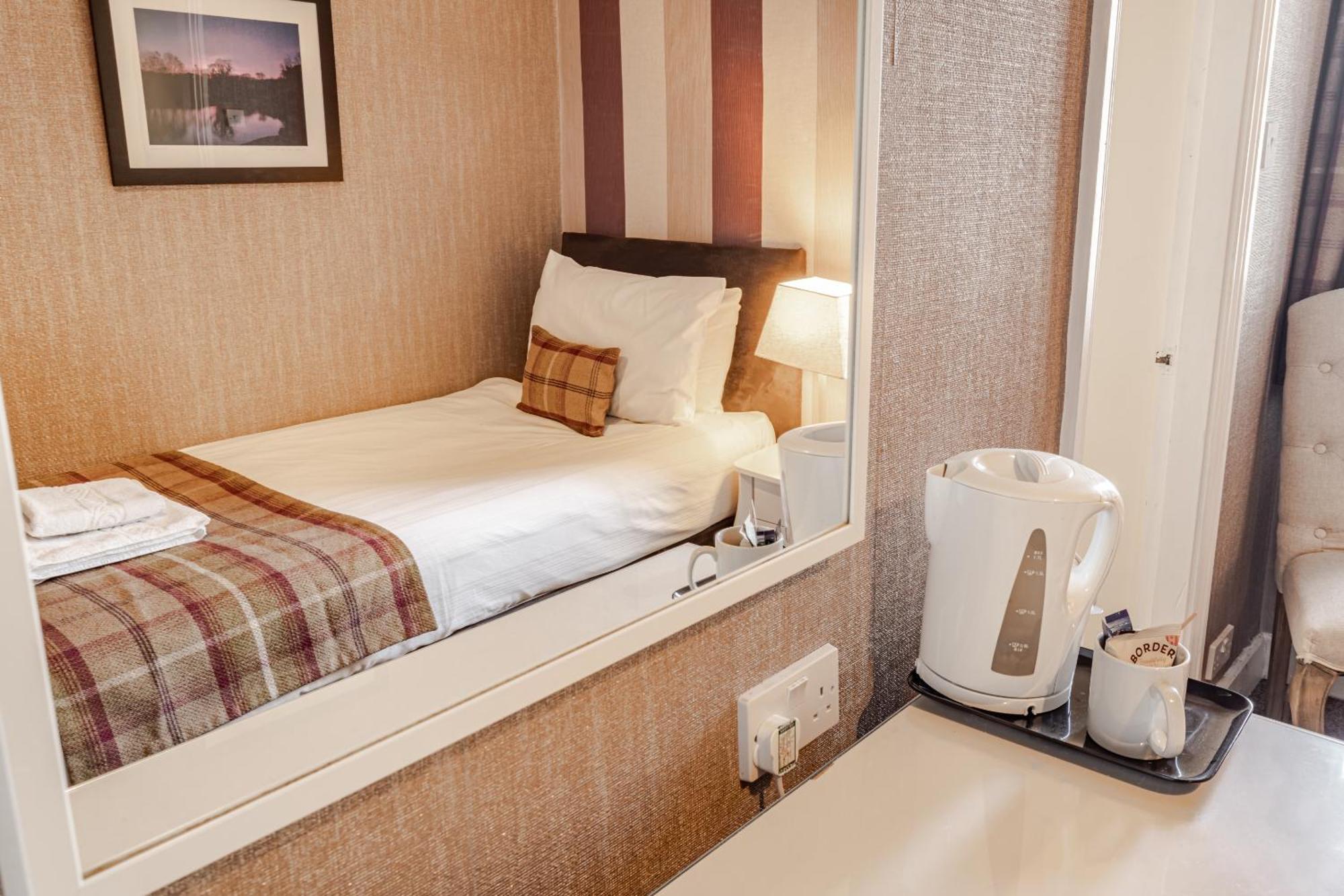 The Sun Hotel Warkworth Szoba fotó